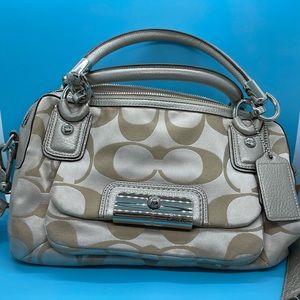 Coach carryall beige